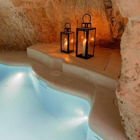 Alesia Luxury Cave Bed & Breakfast Ostuni Bagian luar foto